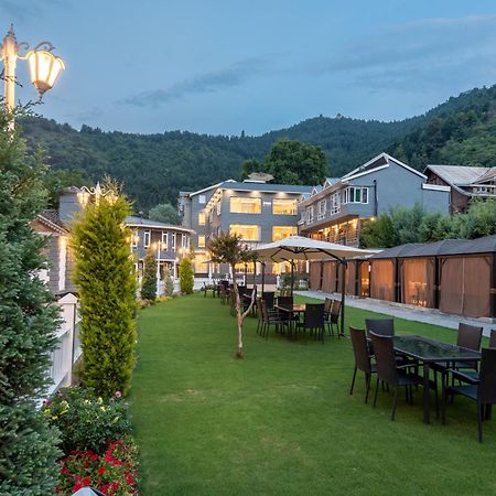 Hotel Grand Boulevard Durgjan Esterno foto