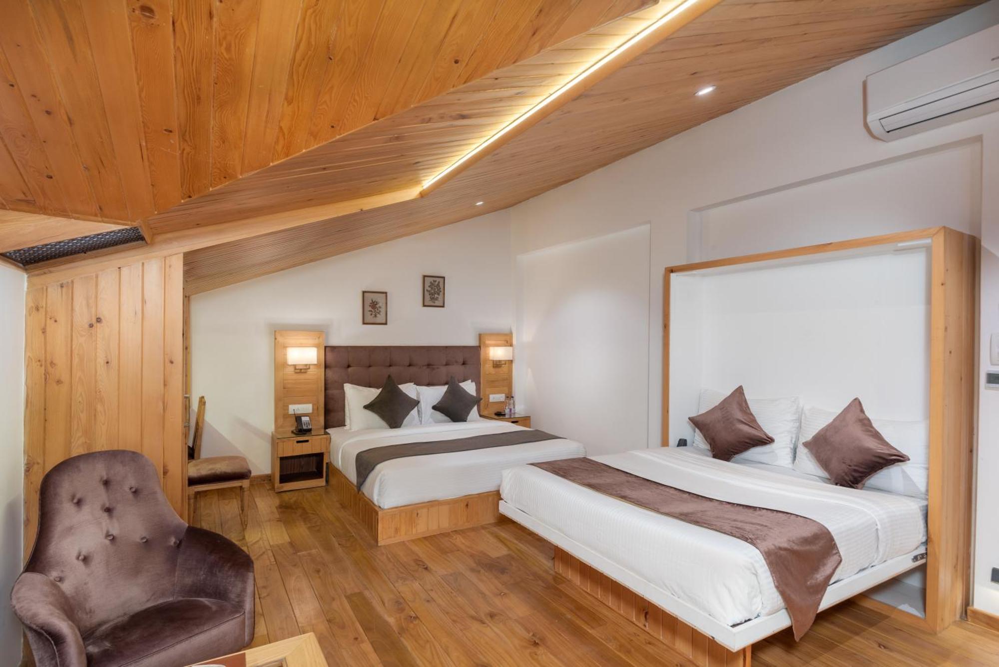 Hotel Grand Boulevard Durgjan Esterno foto