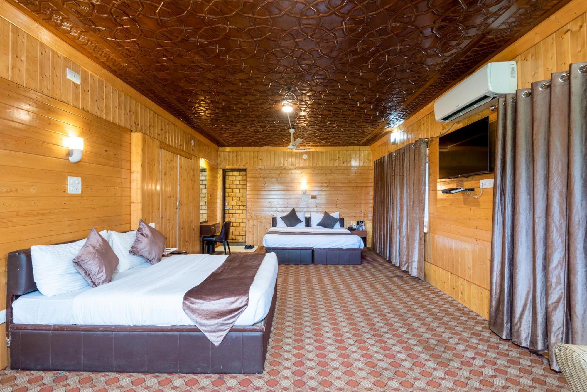 Hotel Grand Boulevard Durgjan Esterno foto