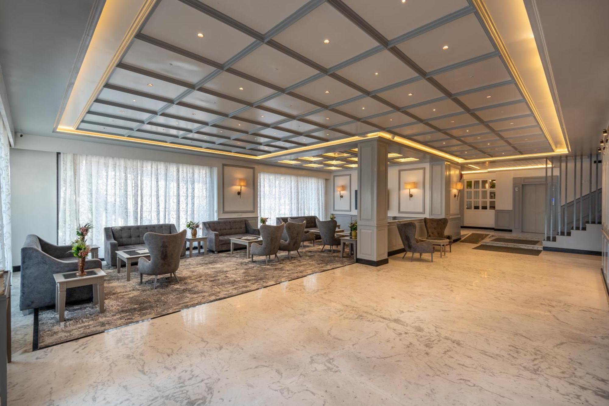 Hotel Grand Boulevard Durgjan Esterno foto